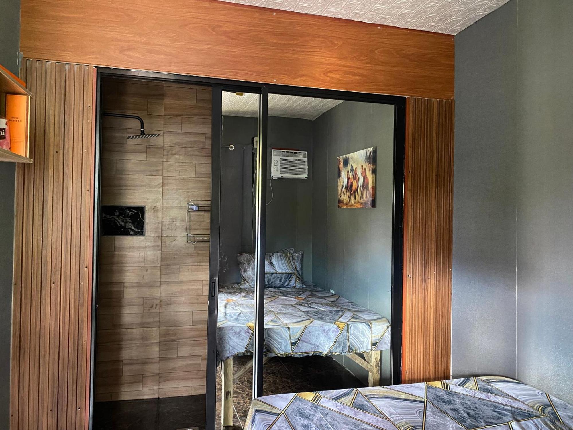 Jean Studio Apartment Panglao Room photo